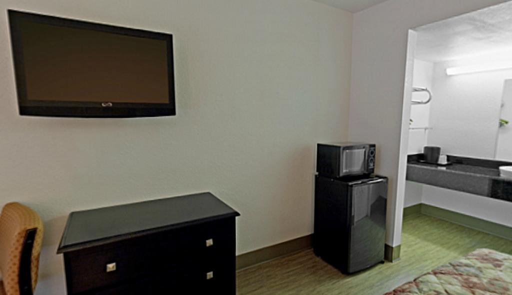 Econo Lodge Метрополіс Номер фото