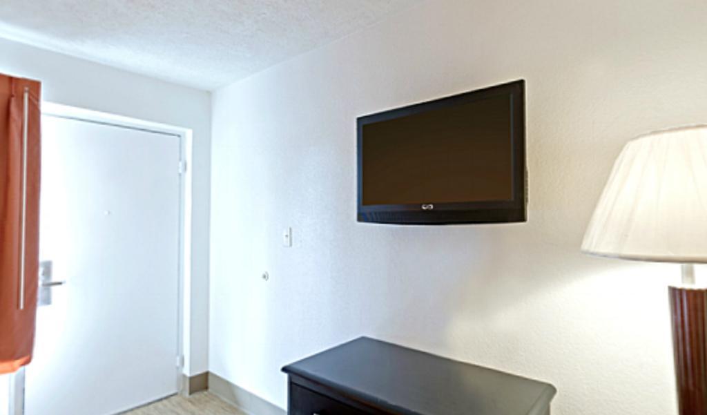 Econo Lodge Метрополіс Номер фото