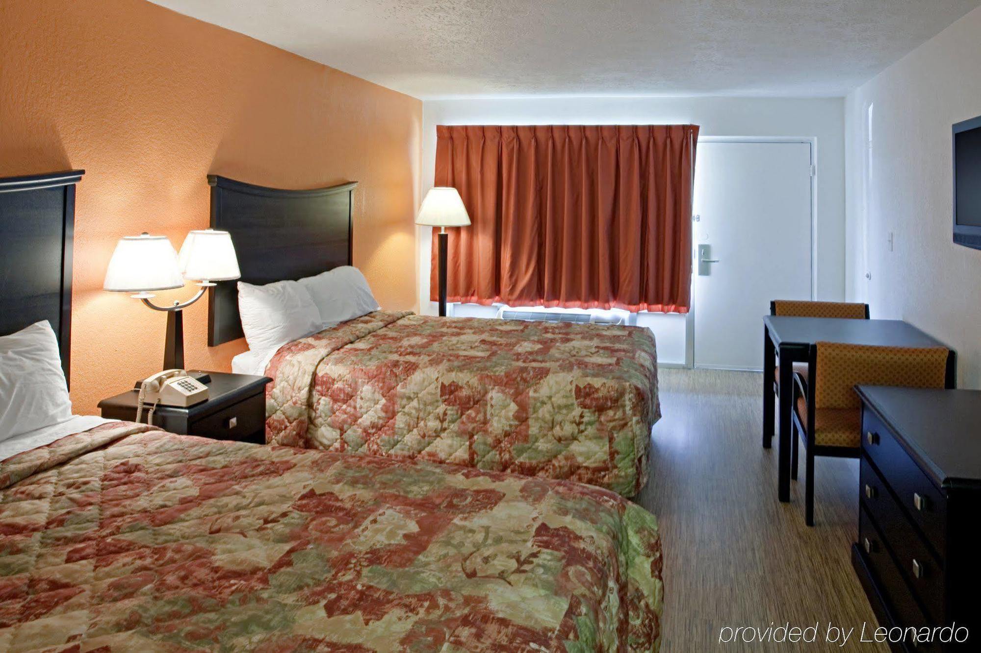 Econo Lodge Метрополіс Номер фото
